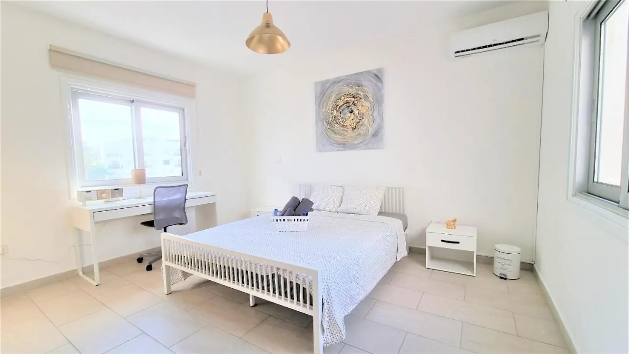 Spacious Lightflooded 2Br Apt / Near Center & Harbour Larnaca 0*,
