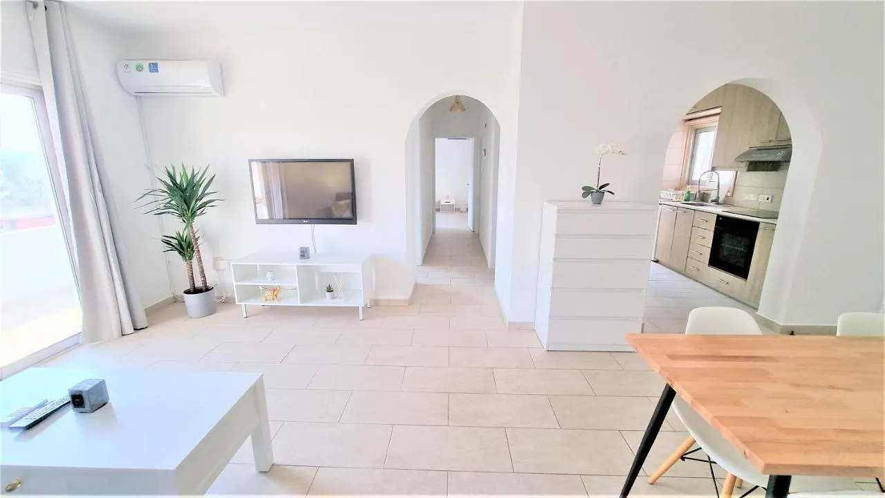 Spacious Lightflooded 2Br Apt / Near Center & Harbour Larnaca 0*,